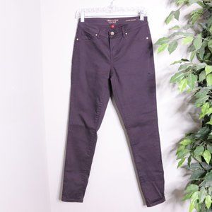 Jennifer Lopez Dark Purple Skinny jeans. Labeled size6 but measures like size4